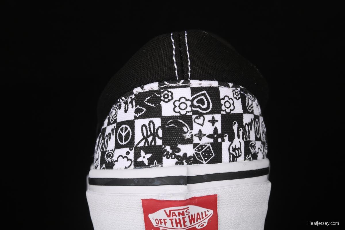 Vans Classics Slip-On lazy black-and-white graffiti printed low-top shoes VN000EYEBWW